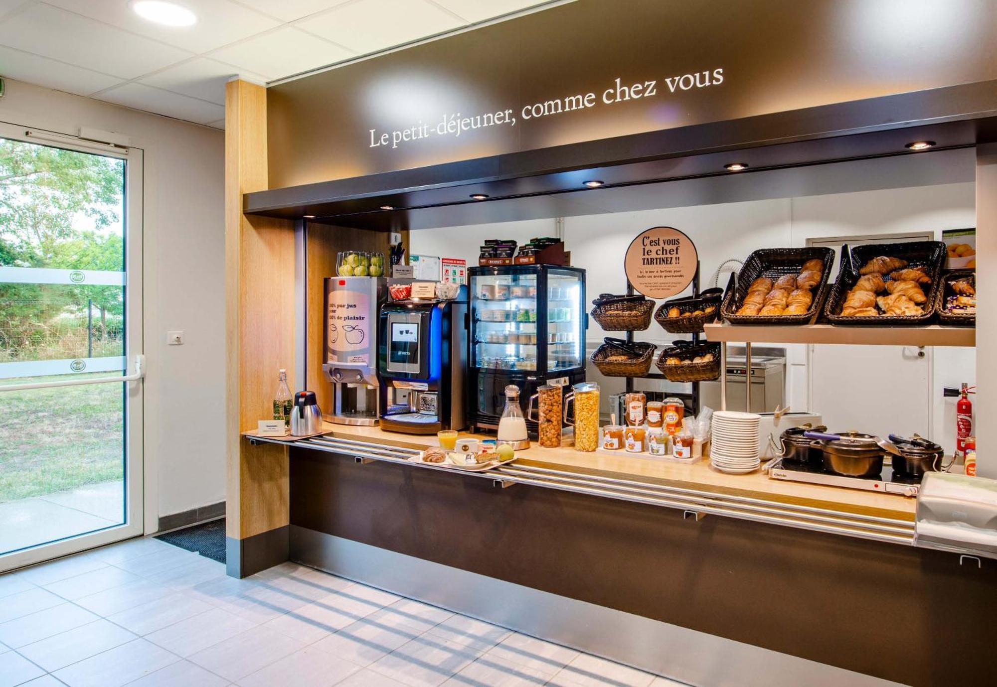 B&B Hotel Nantes 사브네 외부 사진